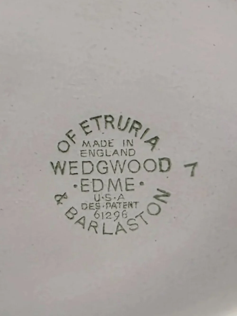 VYG Wedgwood Edme Etruria & Barlaston Gravy Boat Sauce Bowl Attached Underplate